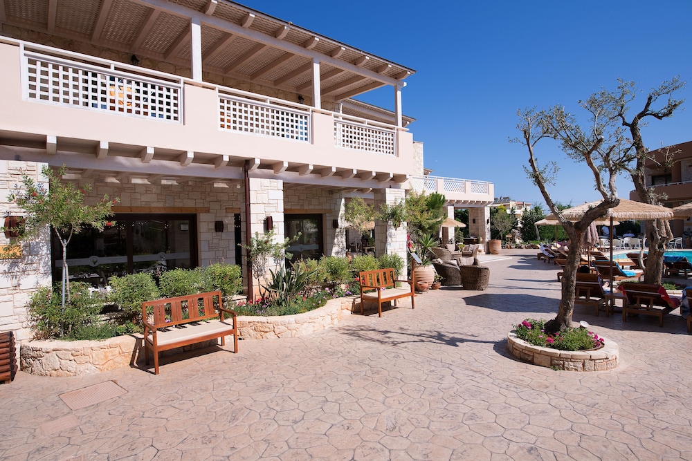 Cactus Royal Resort & Spa — Hotel building in Stalida