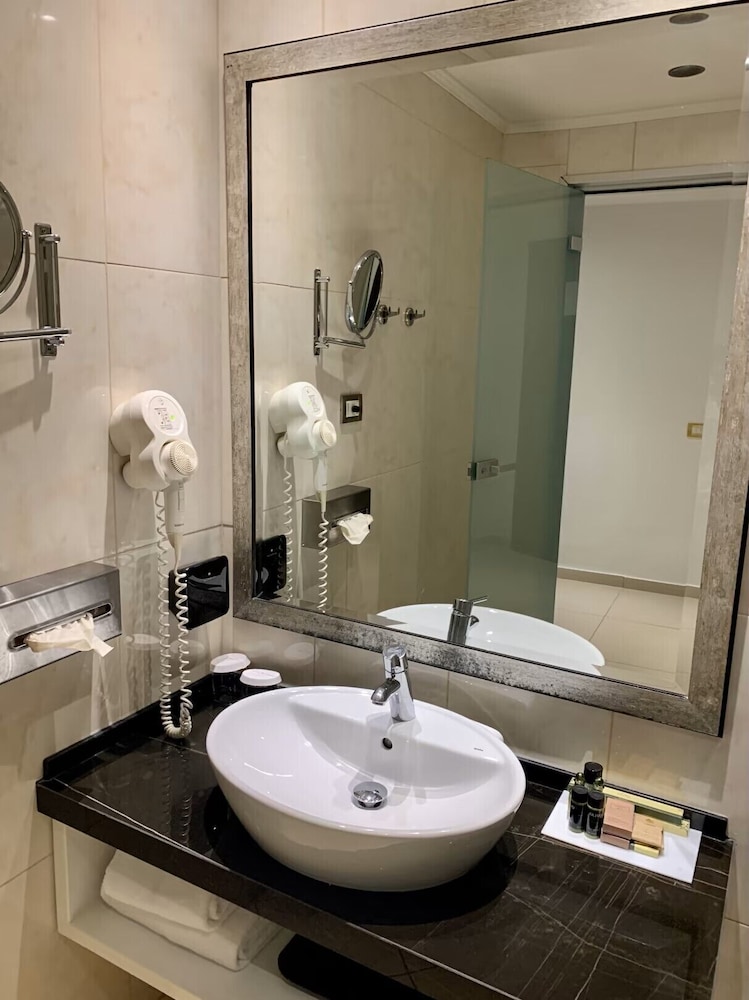 Cactus Royal Resort & Spa — Hotel rooms in Stalida