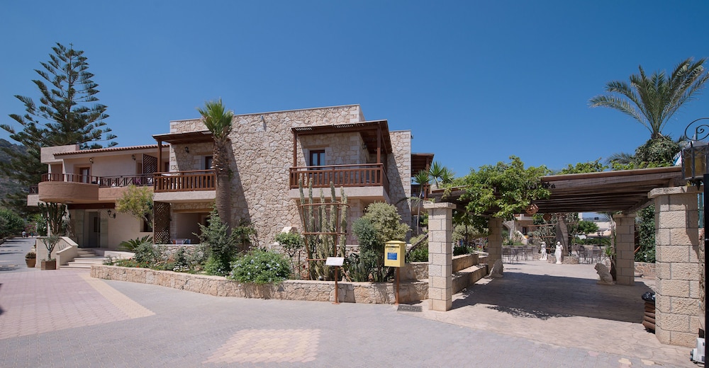 Cactus Royal Resort & Spa — Hotel building in Stalida