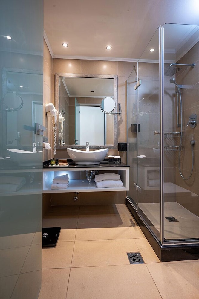 Cactus Royal Resort & Spa — Hotel rooms in Stalida