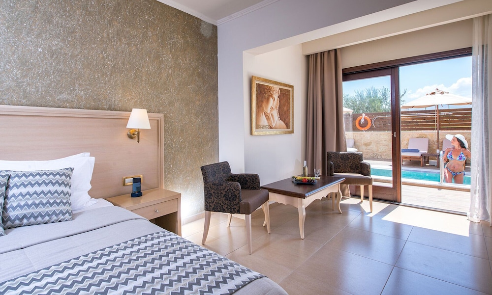 Cactus Royal Resort & Spa — Hotel rooms in Stalida