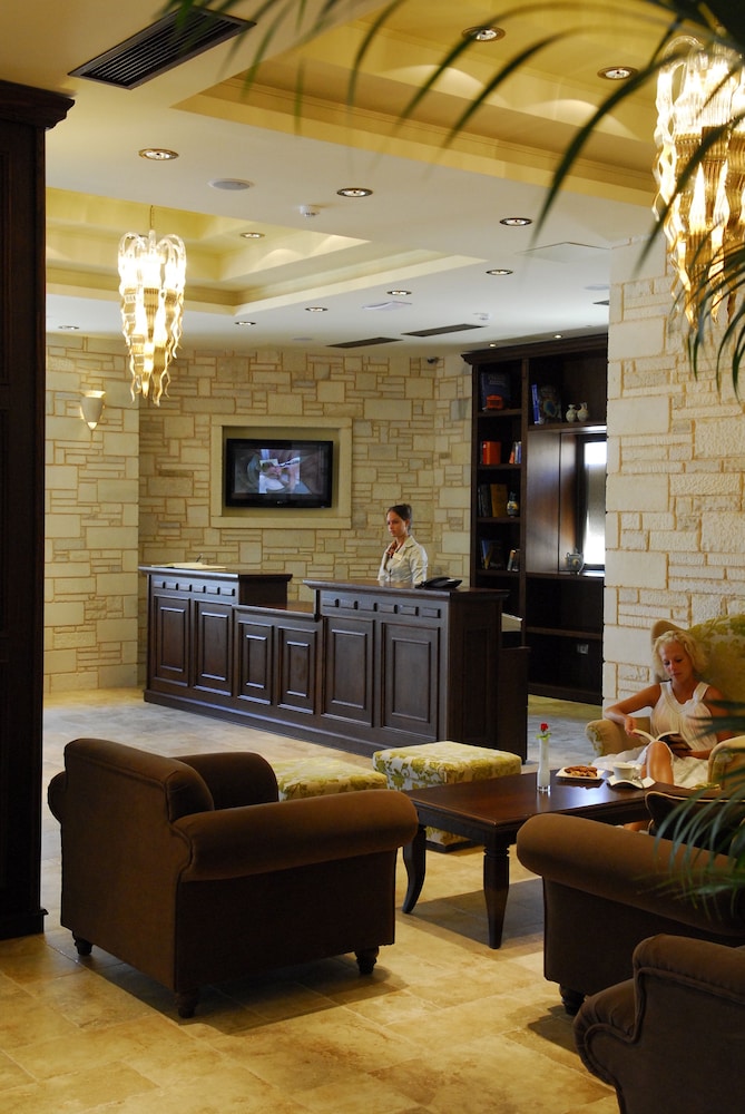 Cactus Royal Resort & Spa — Hotel building in Stalida