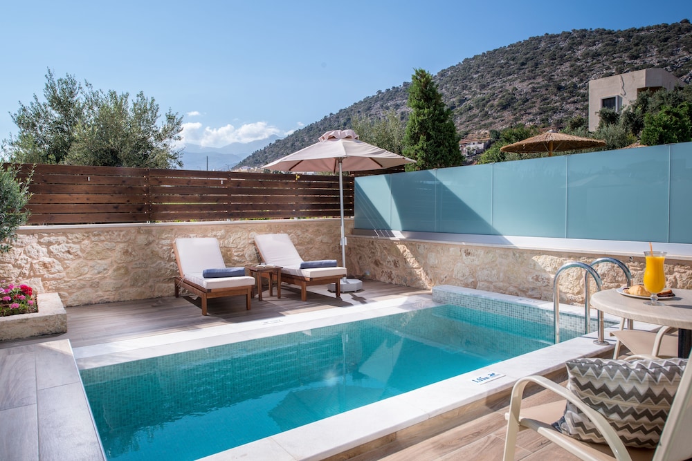 Cactus Royal Resort & Spa — Swimming pool in Stalida