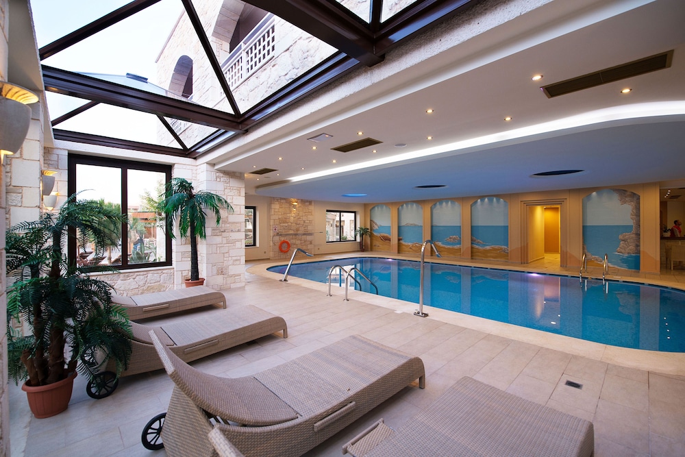 Cactus Royal Resort & Spa — Swimming pool in Stalida