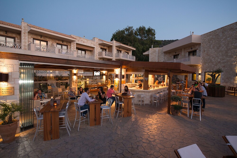 Cactus Royal Resort & Spa — Restaurant & bars in Stalida