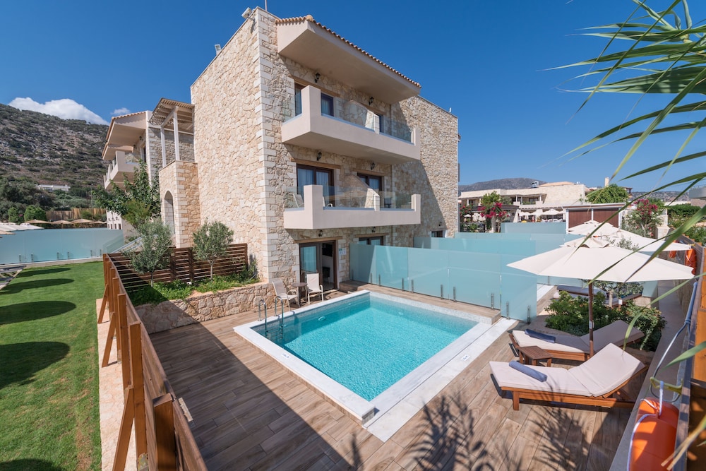 Cactus Royal Resort & Spa — Swimming pool in Stalida
