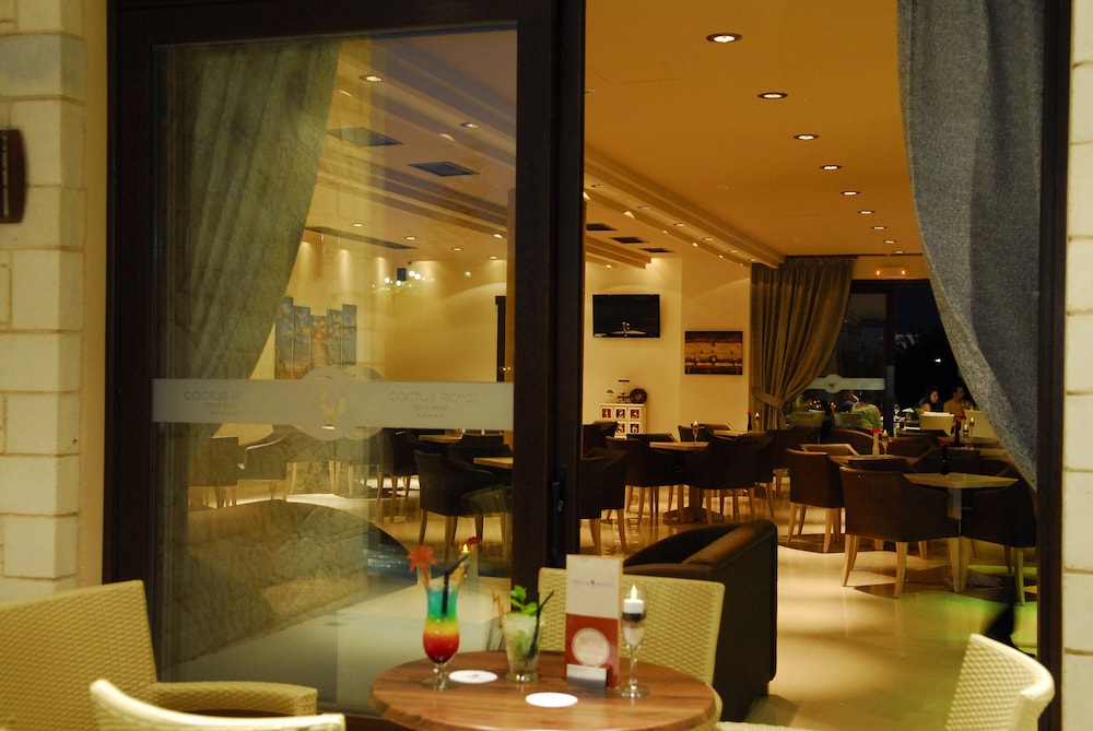 Cactus Royal Resort & Spa — Restaurant & bars in Stalida