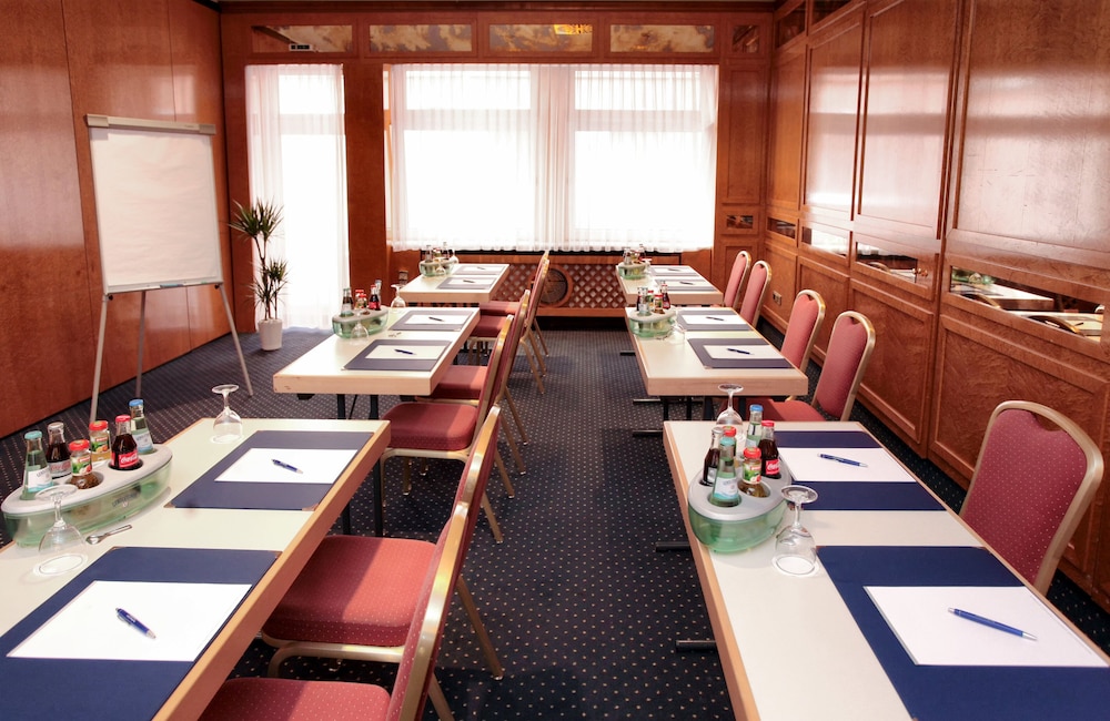 Leonardo Boutique Hotel Düsseldorf — Restaurant & bars in Düsseldorf, North Rhine-Westphalia