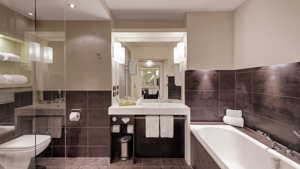 Hotel Indigo Düsseldorf by IHG — Hotel rooms in Düsseldorf, North Rhine-Westphalia