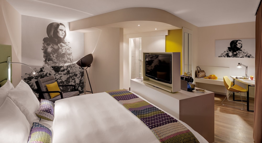 Hotel Indigo Düsseldorf by IHG — Hotel rooms in Düsseldorf, North Rhine-Westphalia