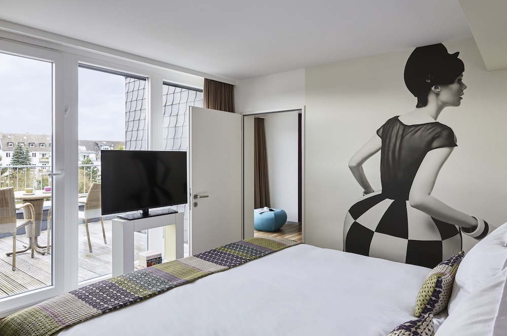 Hotel Indigo Düsseldorf by IHG — Hotel rooms in Düsseldorf, North Rhine-Westphalia