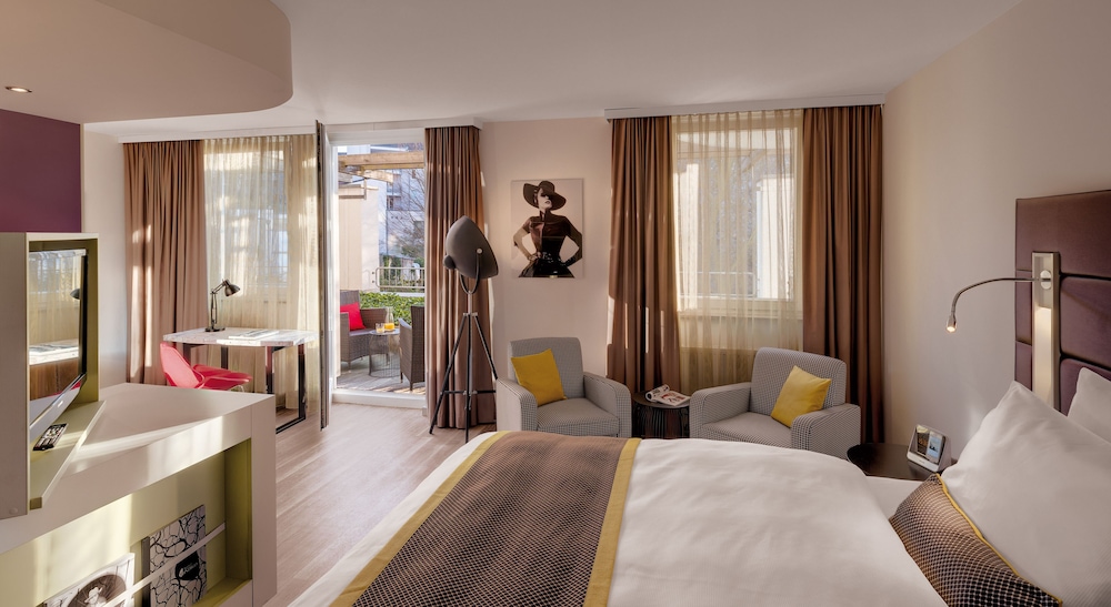 Hotel Indigo Düsseldorf by IHG — Hotel rooms in Düsseldorf, North Rhine-Westphalia