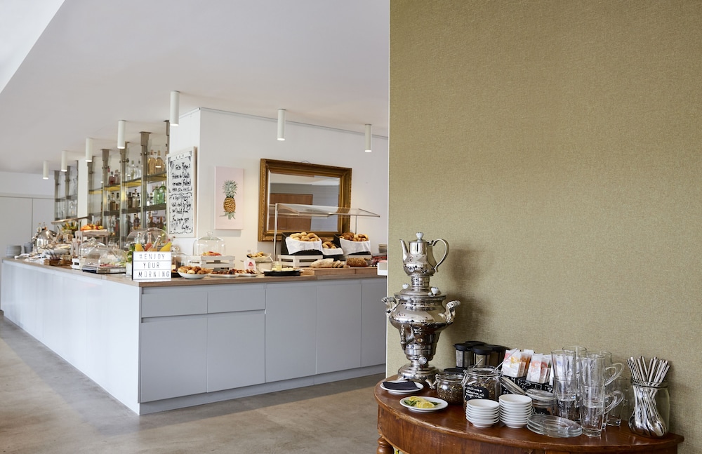Hotel Indigo Düsseldorf by IHG — Restaurant & bars in Düsseldorf, North Rhine-Westphalia