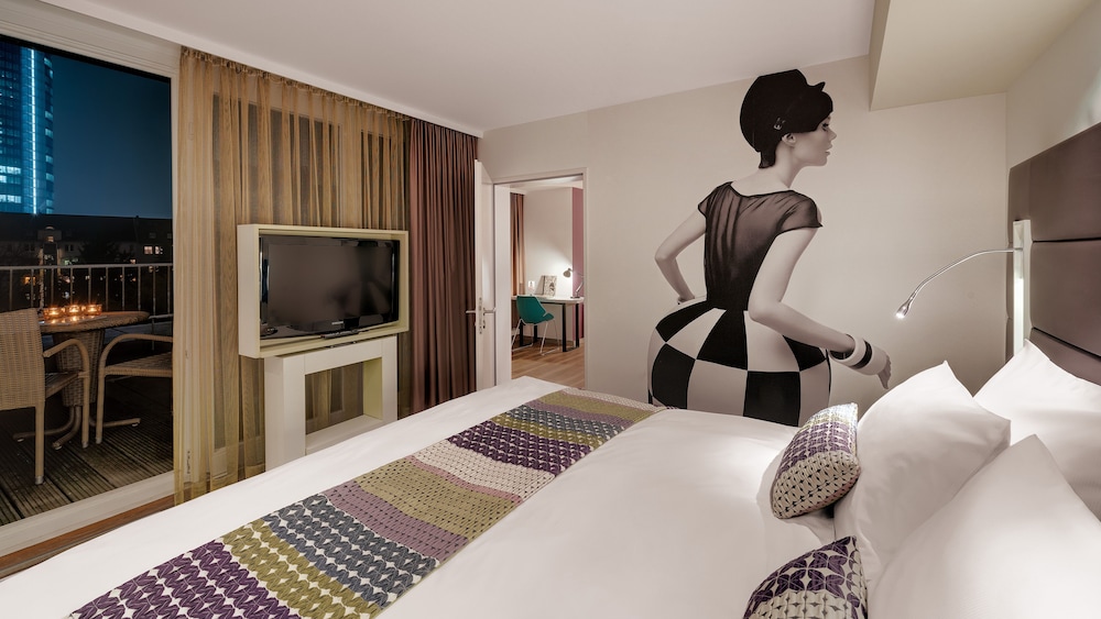 Hotel Indigo Düsseldorf by IHG — Hotel rooms in Düsseldorf, North Rhine-Westphalia