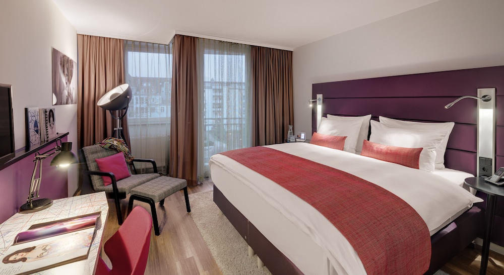 Hotel Indigo Düsseldorf by IHG — Hotel rooms in Düsseldorf, North Rhine-Westphalia