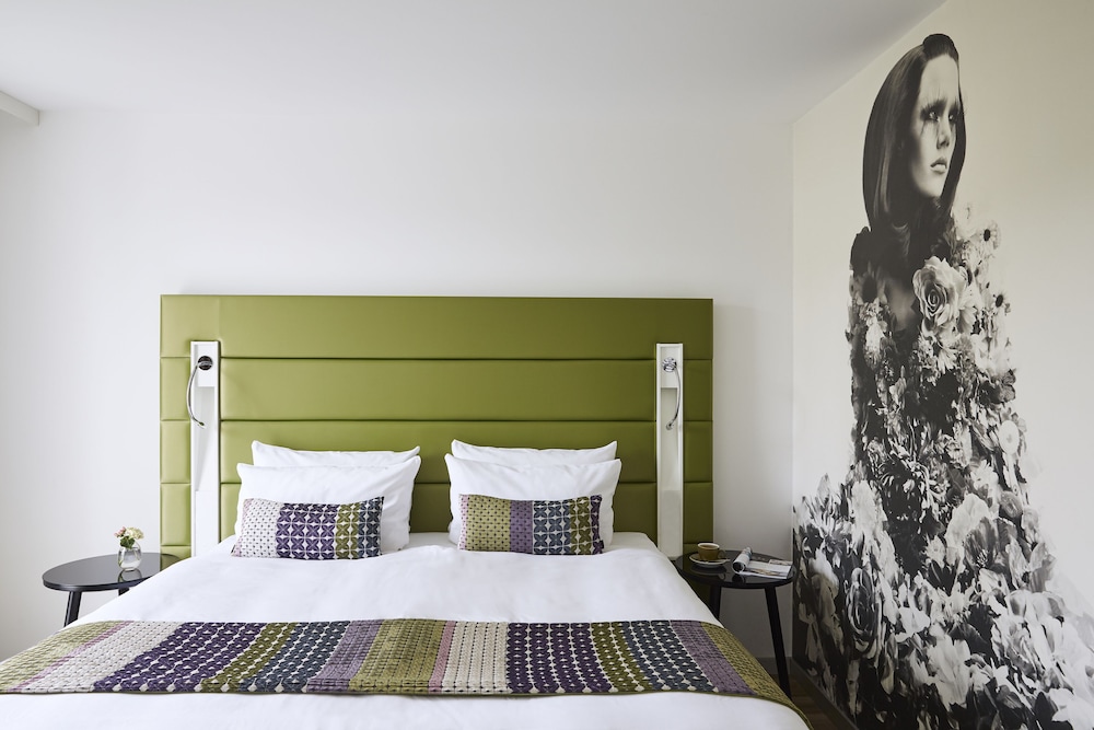 Hotel Indigo Düsseldorf by IHG — Hotel rooms in Düsseldorf, North Rhine-Westphalia