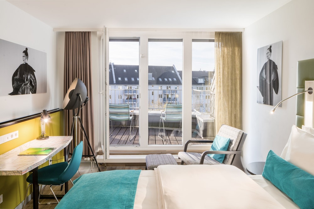 Hotel Indigo Düsseldorf by IHG — Hotel rooms in Düsseldorf, North Rhine-Westphalia