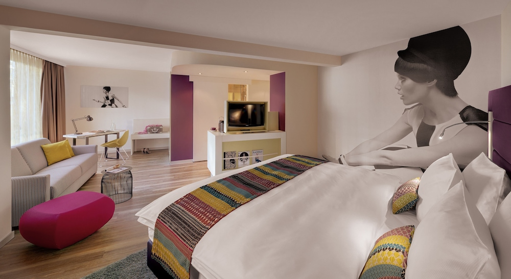 Hotel Indigo Düsseldorf by IHG — Hotel rooms in Düsseldorf, North Rhine-Westphalia