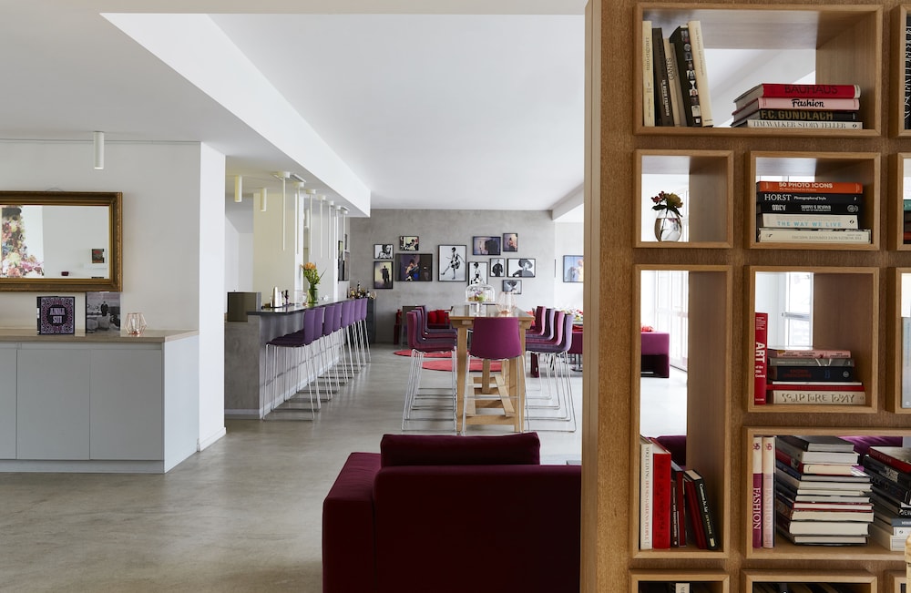 Hotel Indigo Düsseldorf by IHG — Hotel rooms in Düsseldorf, North Rhine-Westphalia
