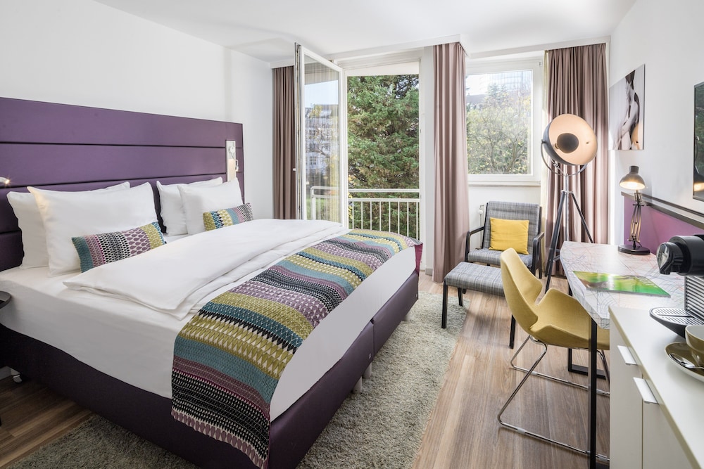 Hotel Indigo Düsseldorf by IHG — Hotel rooms in Düsseldorf, North Rhine-Westphalia