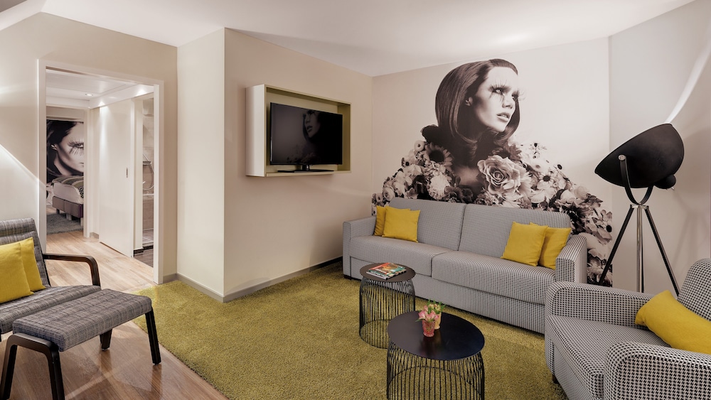 Hotel Indigo Düsseldorf by IHG — Hotel rooms in Düsseldorf, North Rhine-Westphalia