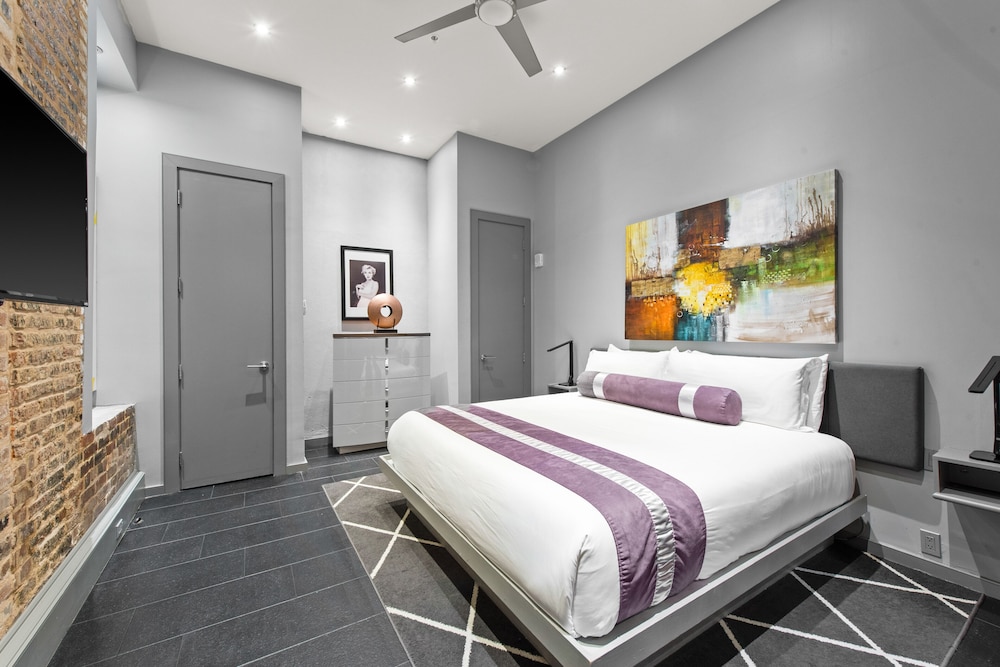 The Natchez — Hotel rooms in New Orleans, Louisiana