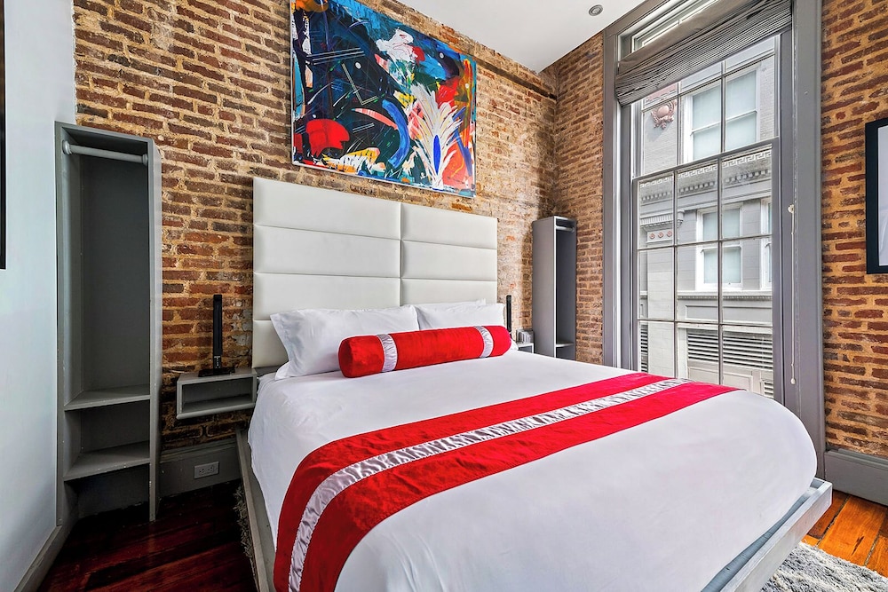 The Natchez — Hotel rooms in New Orleans, Louisiana