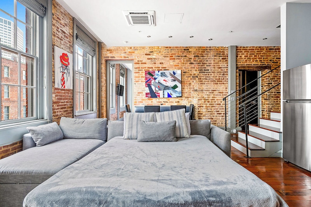 The Natchez — Hotel rooms in New Orleans, Louisiana