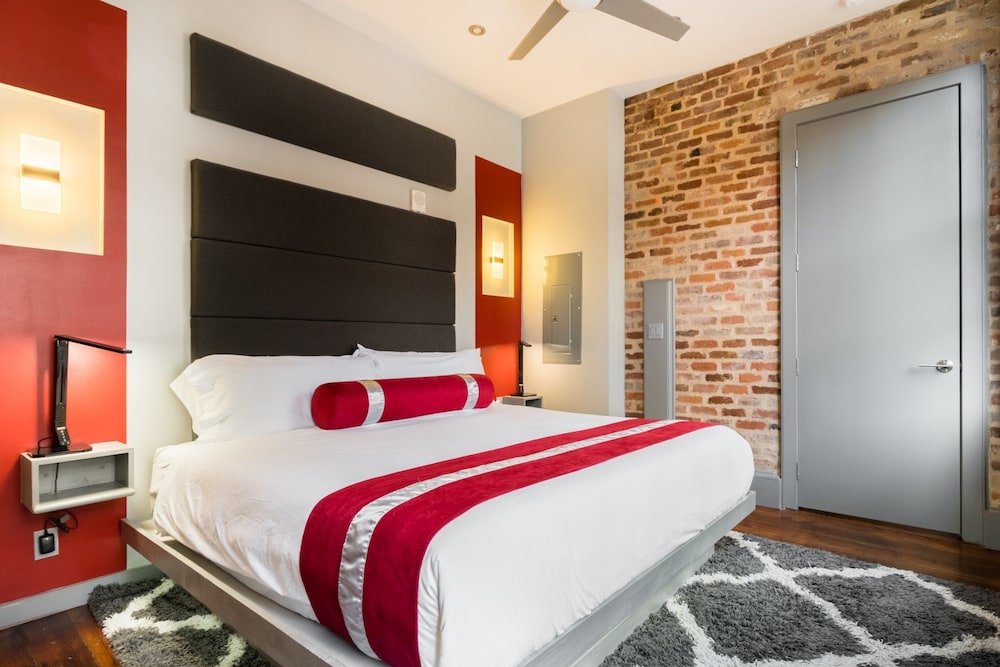 The Natchez — Hotel rooms in New Orleans, Louisiana
