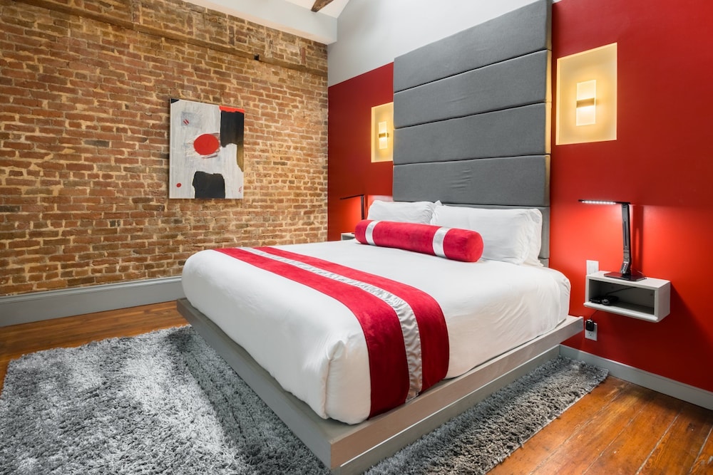 The Natchez — Hotel rooms in New Orleans, Louisiana
