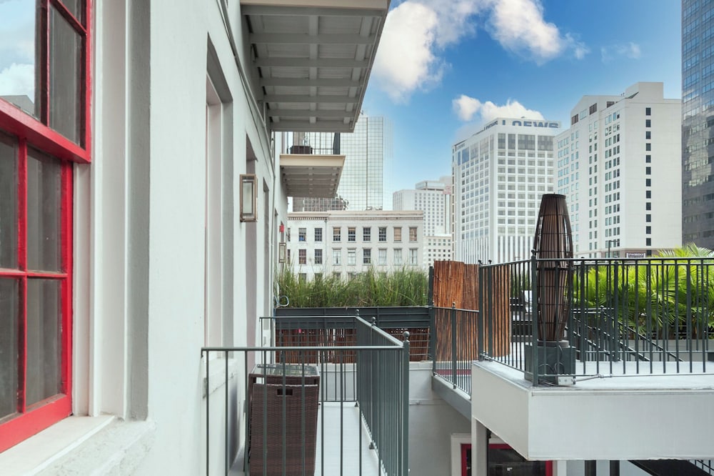 The Natchez — Hotel building in New Orleans, Louisiana