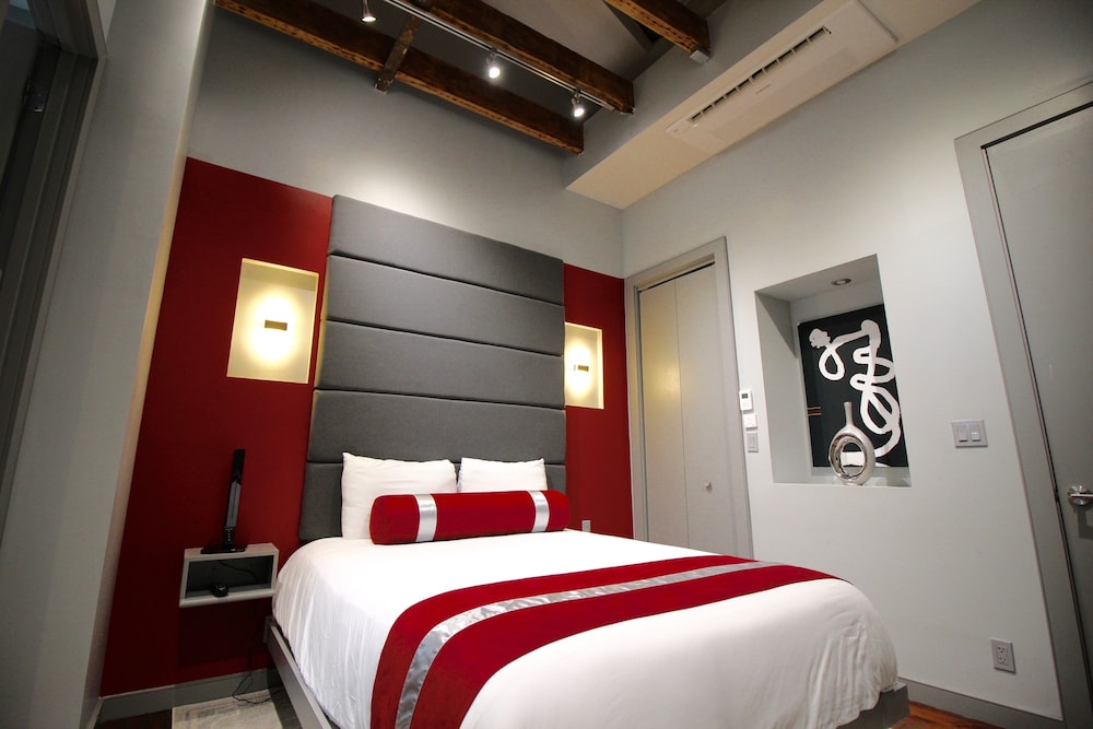 The Natchez — Hotel rooms in New Orleans, Louisiana