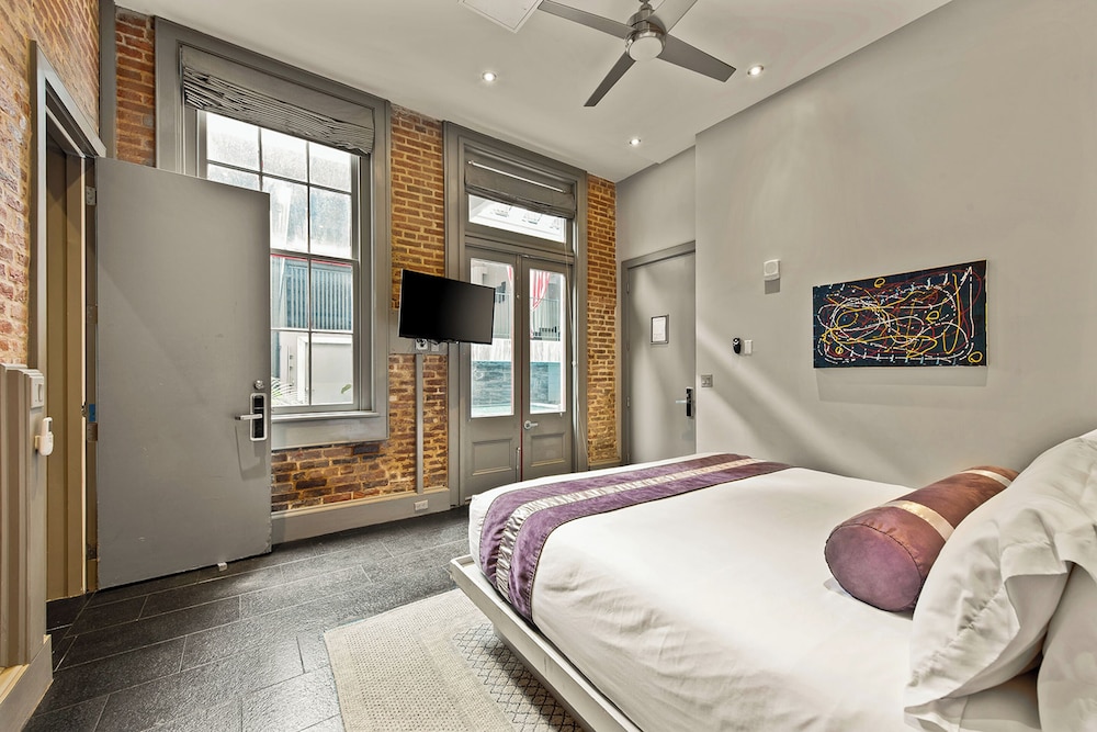 The Natchez — Hotel rooms in New Orleans, Louisiana