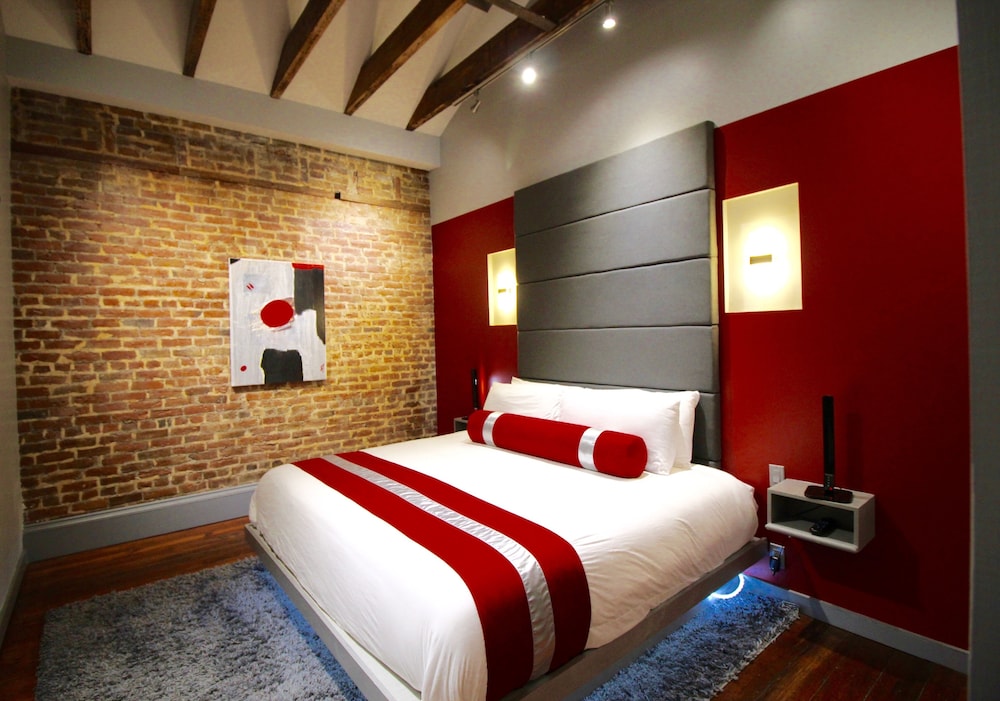 The Natchez — Hotel rooms in New Orleans, Louisiana