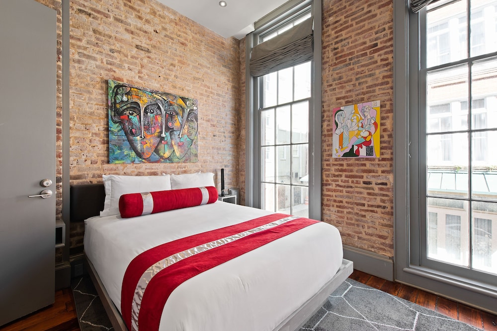 The Natchez — Hotel rooms in New Orleans, Louisiana