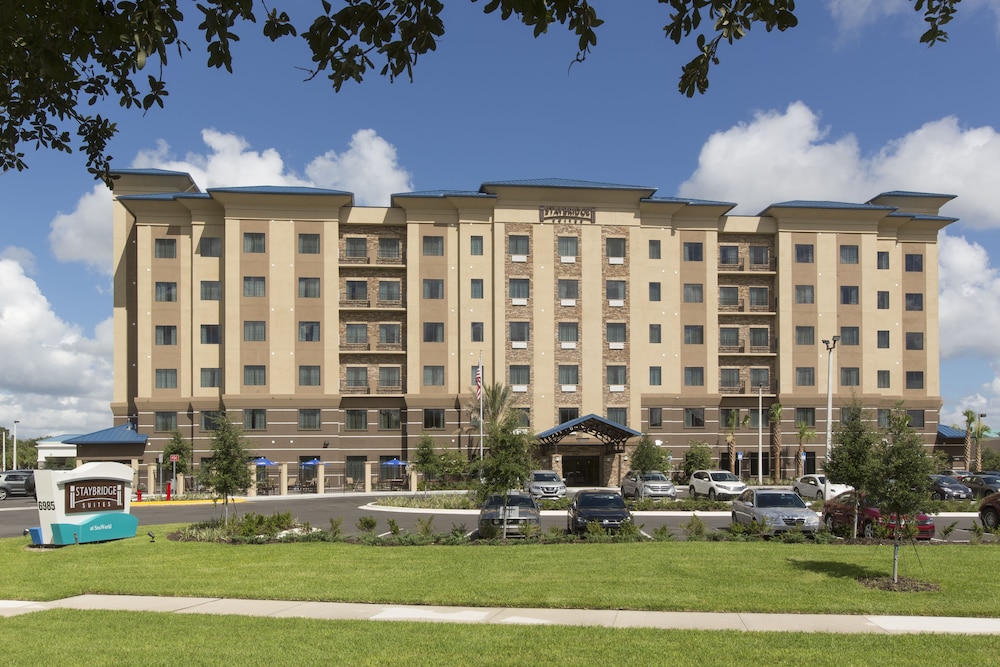 Staybridge Suites Orlando at SeaWorld by IHG — Hotel building in Orlando, Florida