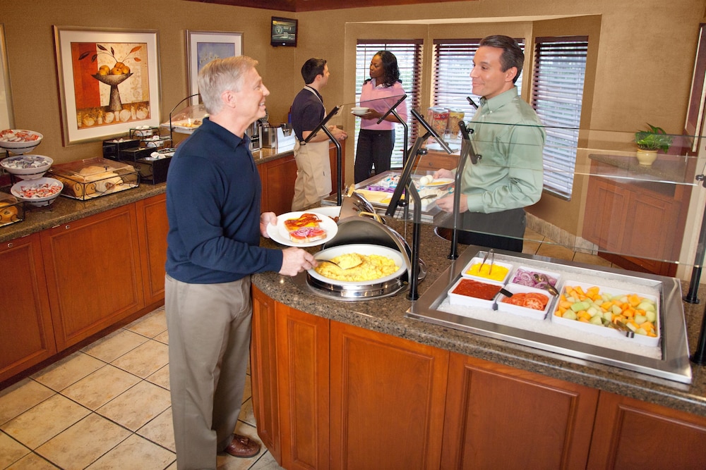 Staybridge Suites Orlando at SeaWorld by IHG — Restaurant & bars in Orlando, Florida