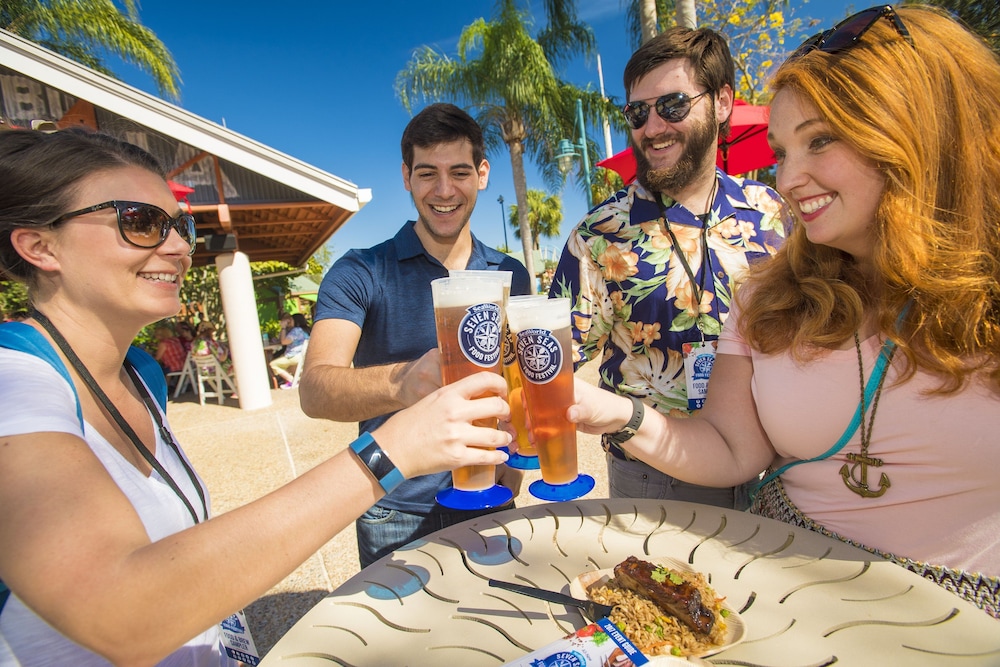 Staybridge Suites Orlando at SeaWorld by IHG — Restaurant & bars in Orlando, Florida