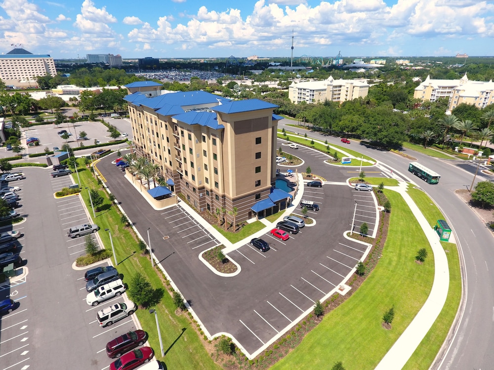 Staybridge Suites Orlando at SeaWorld by IHG — Hotel building in Orlando, Florida