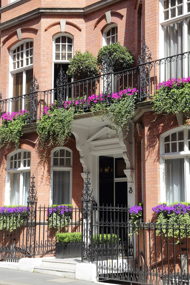 The Athenaeum Hotel & Residences
