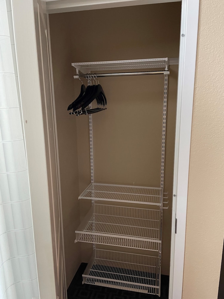 TownePlace Suites Orlando at FLAMINGO CROSSINGS® Town Center/Western Entrance — Hotel rooms in Winter Garden, Florida