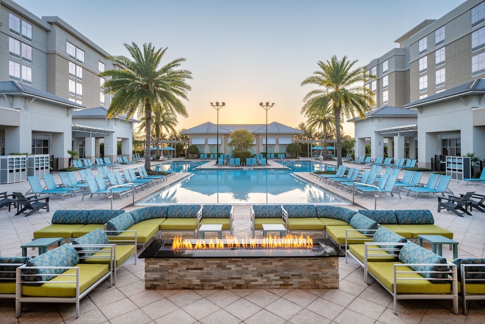 TownePlace Suites Orlando at FLAMINGO CROSSINGS® Town Center/Western Entrance — Swimming pool in Winter Garden, Florida