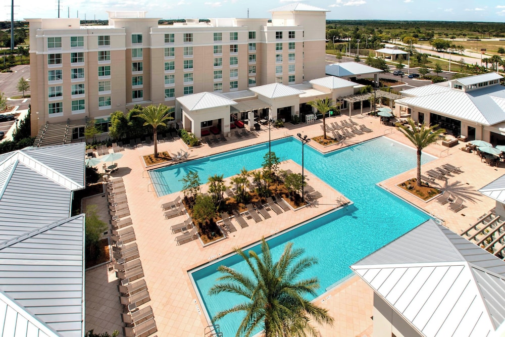 TownePlace Suites Orlando at FLAMINGO CROSSINGS® Town Center/Western Entrance — Main photo in Winter Garden, Florida