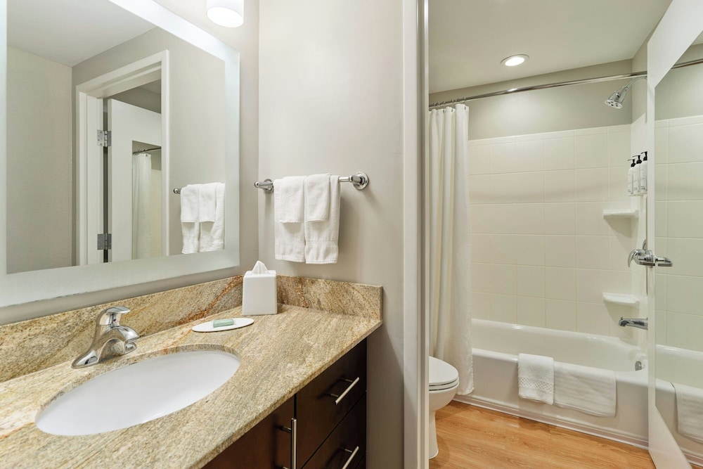 TownePlace Suites Orlando at FLAMINGO CROSSINGS® Town Center/Western Entrance — Hotel rooms in Winter Garden, Florida