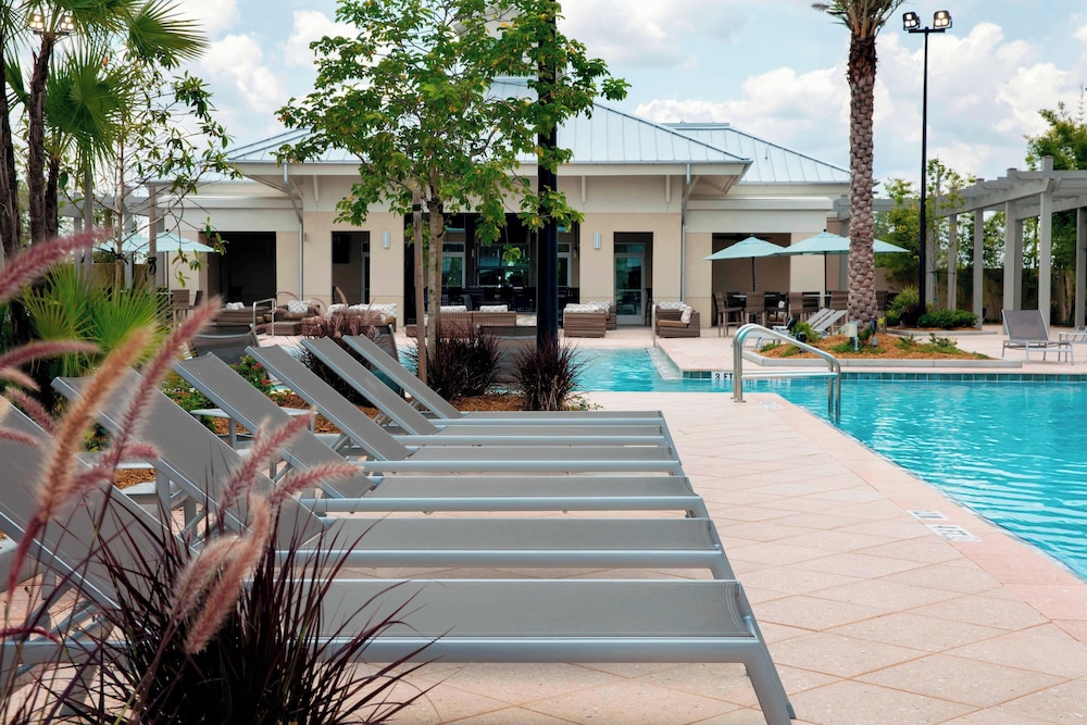 TownePlace Suites Orlando at FLAMINGO CROSSINGS® Town Center/Western Entrance — Swimming pool in Winter Garden, Florida