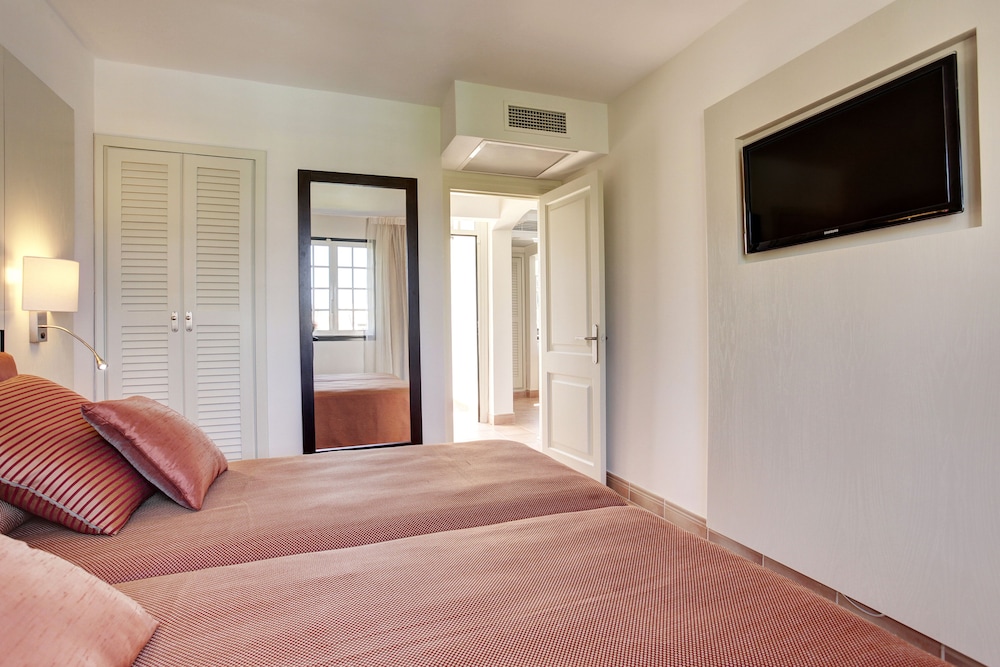 Grupotel Club Menorca — Rooms in Cala'n Bosch, Balearic Islands