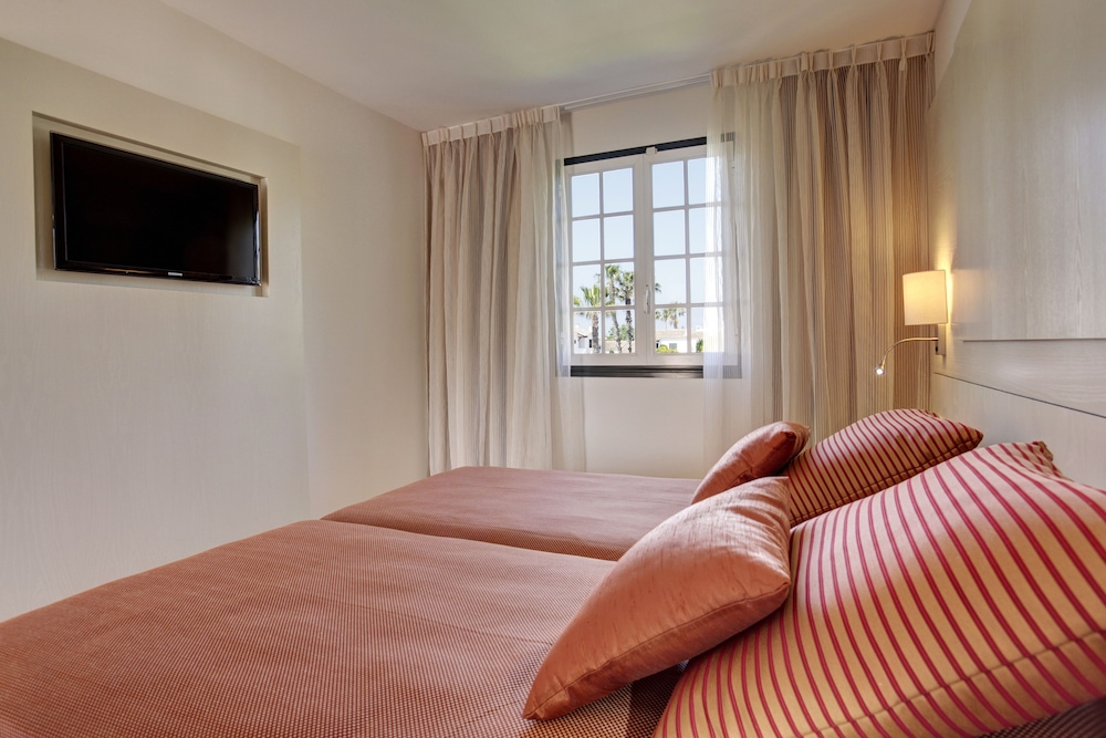 Grupotel Club Menorca — Rooms in Cala'n Bosch, Balearic Islands