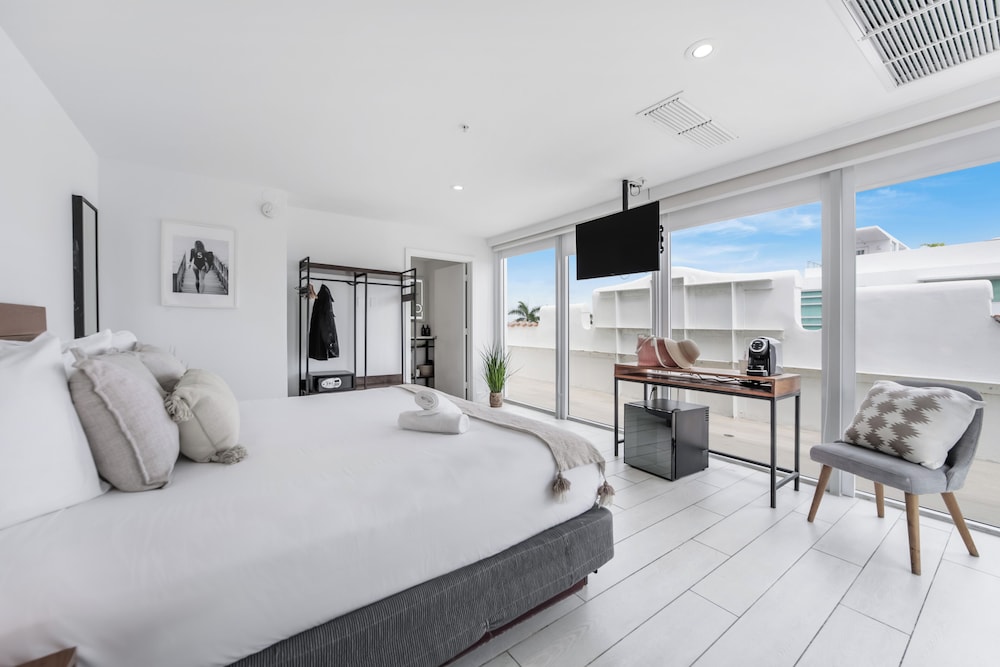 The Meridian Hotel by At Mine Hospitality — Hotel rooms in Miami, Florida