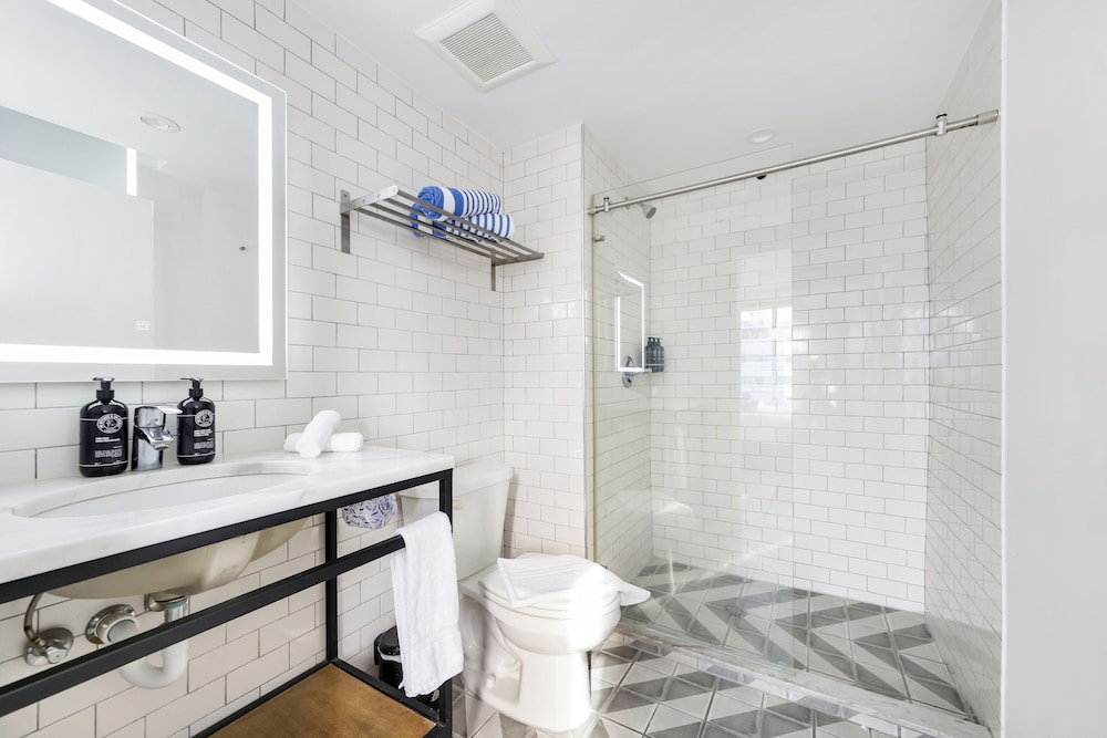 The Meridian Hotel by At Mine Hospitality — Hotel rooms in Miami, Florida