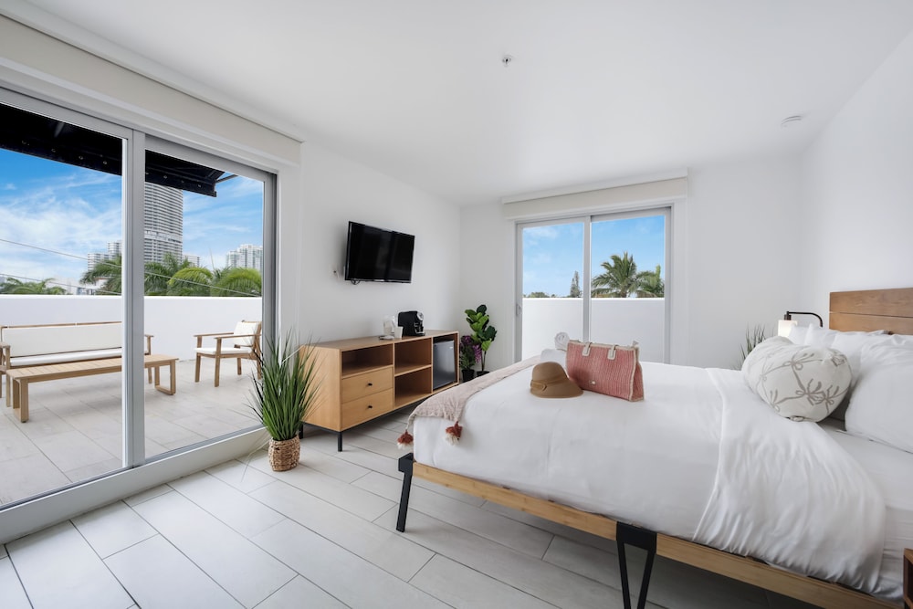 The Meridian Hotel by At Mine Hospitality — Hotel rooms in Miami, Florida
